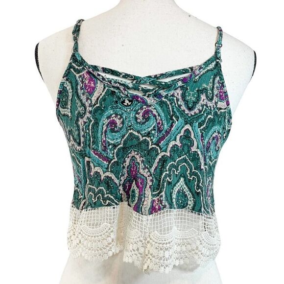 Polly & Esther Bohemian Crop Top Crochet Mandala Print - Picture 8 of 11